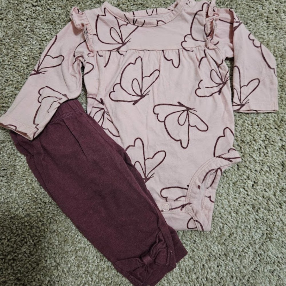 Carter's baby girl 3-month bodysuit and pants set